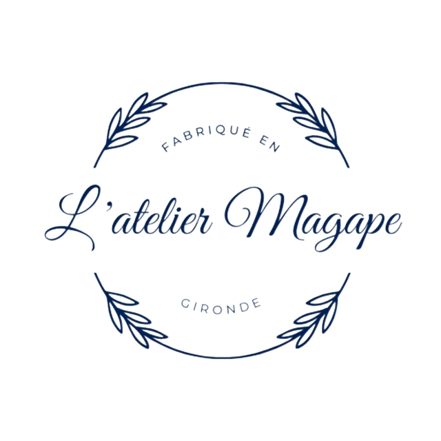 L’Atelier Magape — boutique en ligne artisanale de bougies parfumées et créations cousues main

Découvrez des bougies parfumées artisanales fabriquées avec soin, sans substances CMR, sans phtalates et cruelty free, pour parfumer votre intérieur en toute sécurité.

Retrouvez également des articles textiles cousus main, pratiques et durables :

lingettes lavables écologiques,

trousses et pochettes élégantes,

accessoires du quotidien.

Personnalisez vos créations grâce à la broderie et au flocage, pour offrir un cadeau unique ou créer un objet à votre image.

Notre boutique vous garantit :

paiement sécurisé,

livraison rapide,

service client attentif.

Chez L’Atelier Magape, chaque création est pensée pour allier qualité, authenticité et respect de votre bien-être.

👉 Commandez en toute confiance.

bougies parfumées artisanales sans substances toxiques

bougies naturelles fabrication artisanale France

lingettes lavables écologiques cousues main

trousse artisanale faite main France

accessoires textiles zéro déchet

cadeau personnalisé broderie prénom

création personnalisée flocage textile